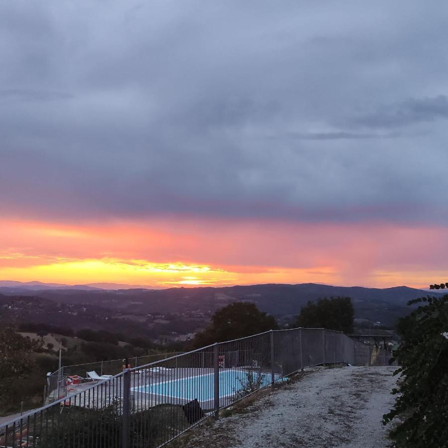 Agriturismo Borgo San Benedetto Villa Pietralunga  Exterior foto